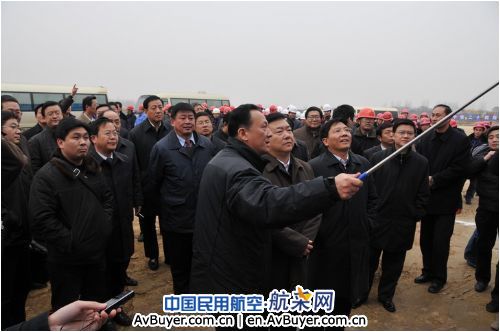 安徽省长王三运视察合肥新桥机场建设