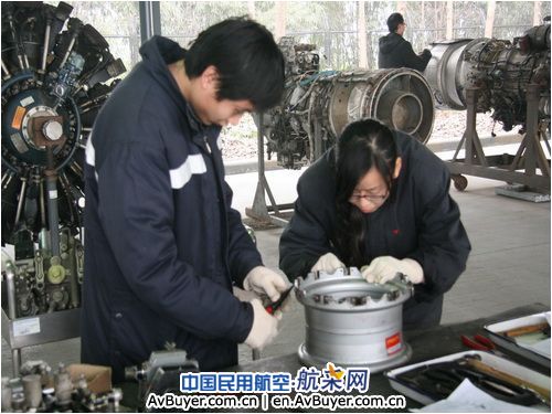 民航飞院广汉分院青年安全监督岗开展技能大比“拚”