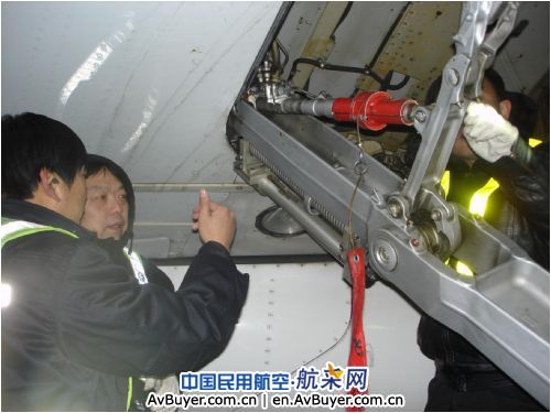 东航北京维修部以老带新完成排故