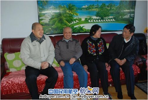 白雪皑皑天寒冷 走访慰问显真情