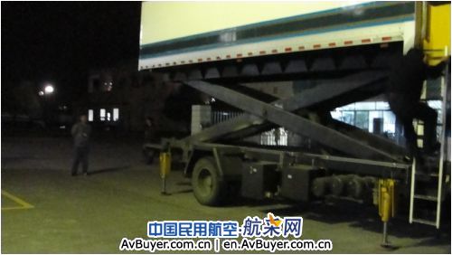 南航桂林食品厂航机部举行车辆夜间紧急撤离演练