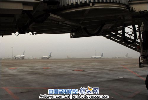 晨雾造成美兰机场少数航班短时延误