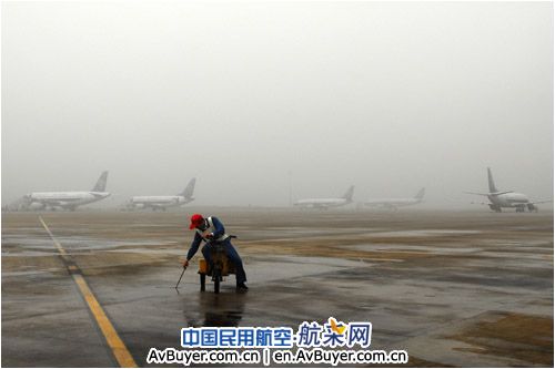 晨雾造成美兰机场少数航班短时延误