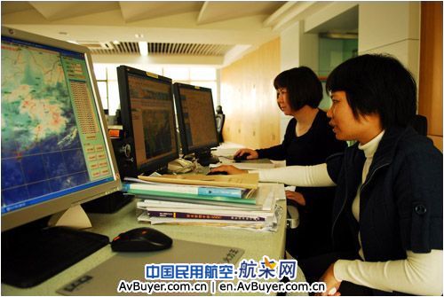 海南空管及时为航班提供最新气象信息