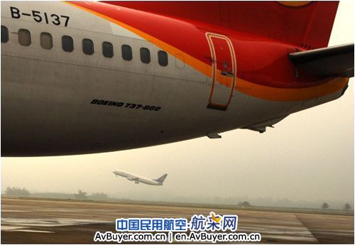 海南空管及时为航班提供最新气象信息