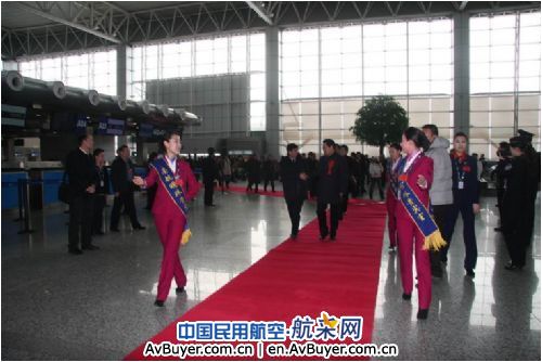 南航吉林分公司为“两会”代表提供优质服务