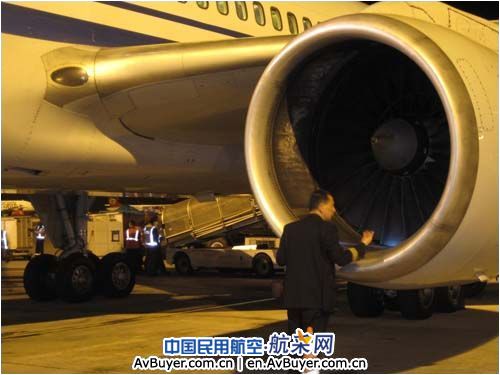 国航成都机务为直航班加罗尔航线提供机务保障