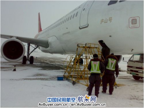 深航机务保春运系列--雪逊梅香 我心飞翔