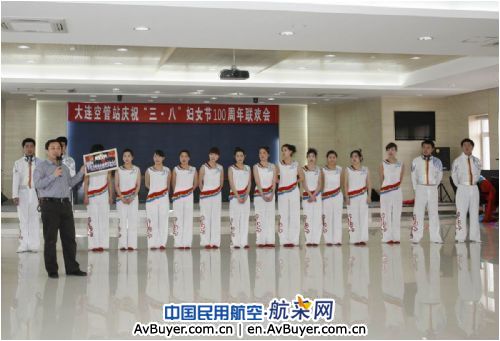共庆百年节日  同奏和谐乐章
