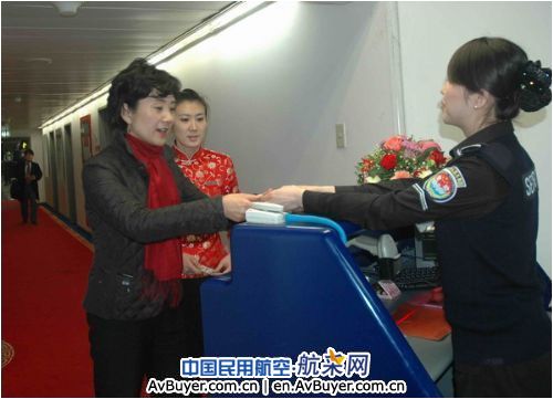 上航举行从首都机场T3到T2的转场演练