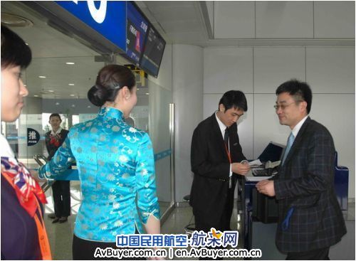 上航举行从首都机场T3到T2的转场演练