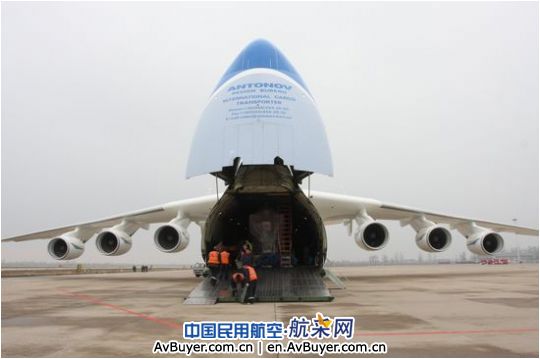 世界最大全货机安-225空降石家庄机场