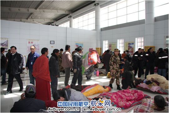 民航局夏兴华率工作组赴玉树现场指挥抗震工作