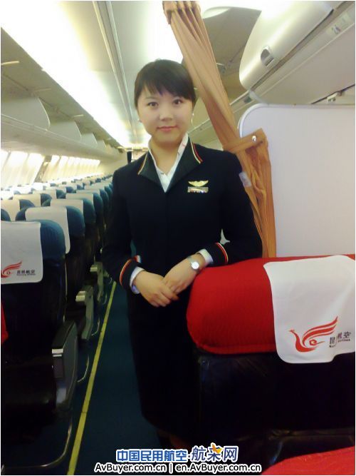 昆明航空急旅客所急  乘务长鞠媛媛服务受好评