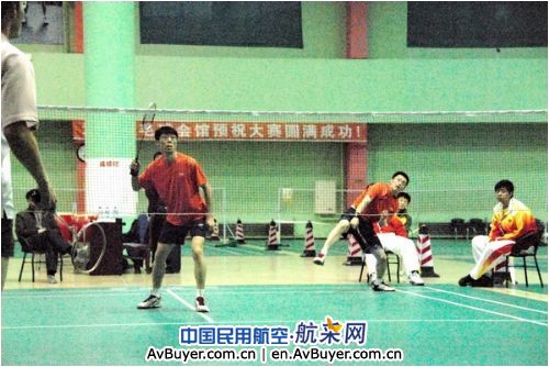 东北空管局举办系统内羽毛球比赛