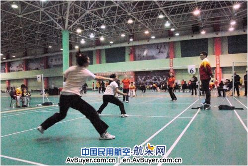 东北空管局举办系统内羽毛球比赛