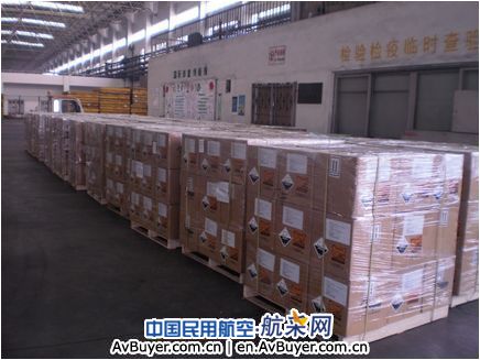 11吨危险品在白云机场货站顺利出港