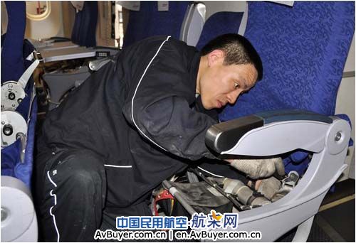 国航成都基地首次执行A330飞机座椅倾斜机构改装