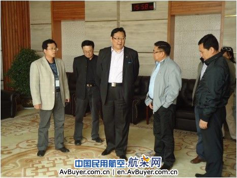 蒙古国乌兰巴托市大呼拉尔主席来二连机场考察