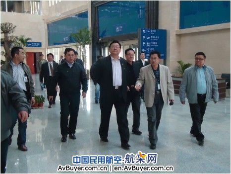 蒙古国乌兰巴托市大呼拉尔主席来二连机场考察