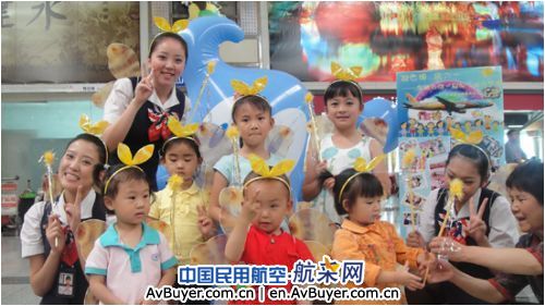 十米画卷绘童心,国内值机室为小朋友们庆"六一"