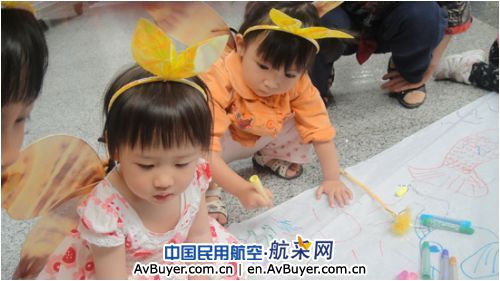 十米画卷绘童心,国内值机室为小朋友们庆"六一"