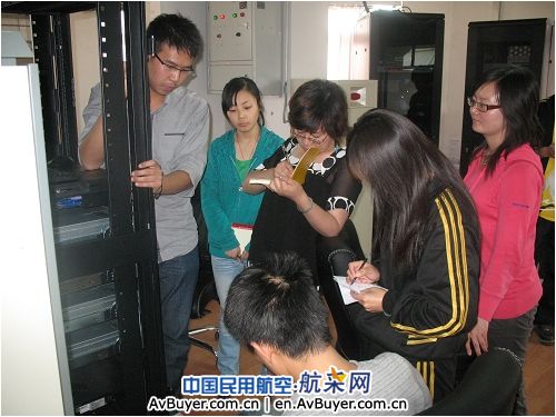 青海空管分局完成空管设备集中监控系统安装