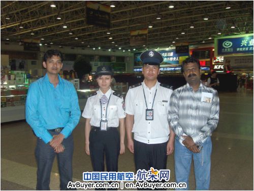 一位印度籍旅客在昆明机场候机厅的故事