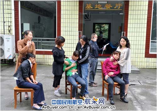 国航成都维修基地开展夏季食物中毒应急演练