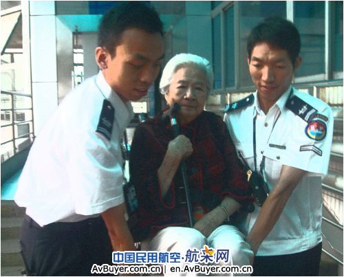 空港故事：平凡岗位显真情 一片丹心为旅客