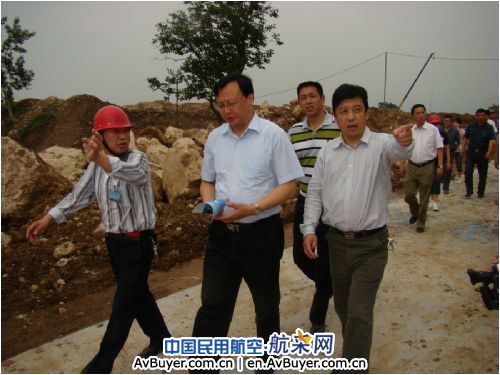 西安区管工程建设指挥部邀请户县领导观摩工地