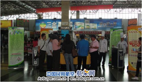 端午佳节烟雨漓江 南航桂林航食粽叶飘香
