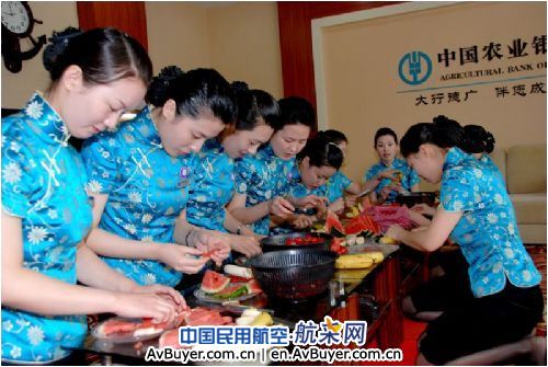 烟台机场贵宾服务练技能，树品牌