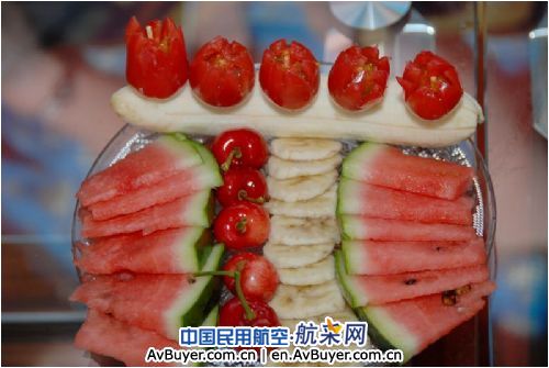 烟台机场贵宾服务练技能，树品牌