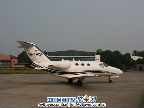 国内首架塞斯纳奖状“野马”落户广汉