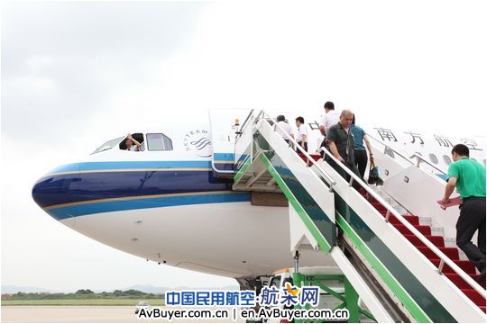 南航引进第400架飞机 机队规模跻身世界前六