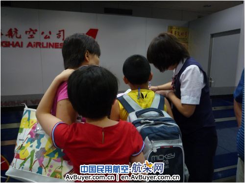 东航精心关照暑期——空中“邮寄”儿童