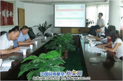 南航新疆勤务部门确保航班供应 奋战旺季生产