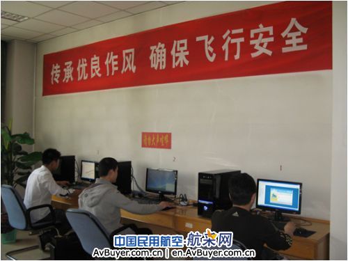 南航新疆飞行部团员青年激情战旺季