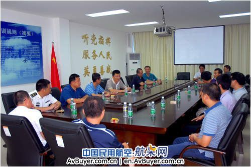 三亚空管站慰问驻海南南半部机场部队