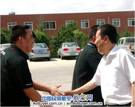 东航甘肃分公司领导高温慰问一线员工