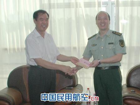 “八一”临近 宁波机场领导慰问部队官兵