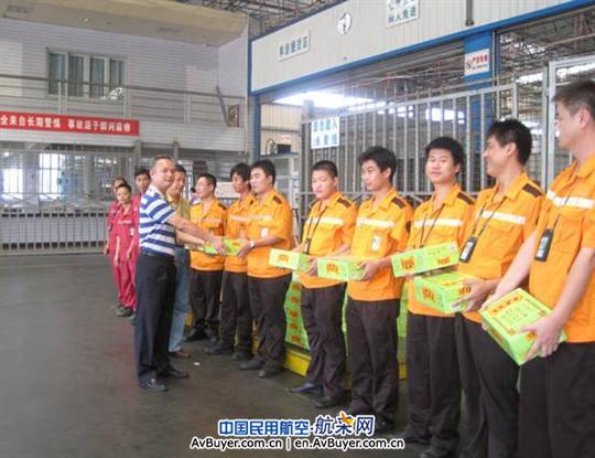 炎炎夏日情系基层