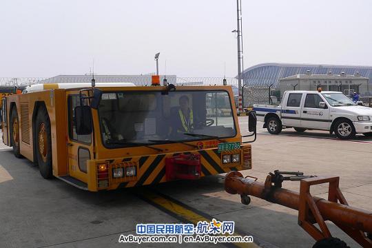 创先争优战高温 保障安全不松懈