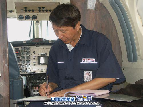 东航“空中国王”厉兵秣马 急待飞向灾区