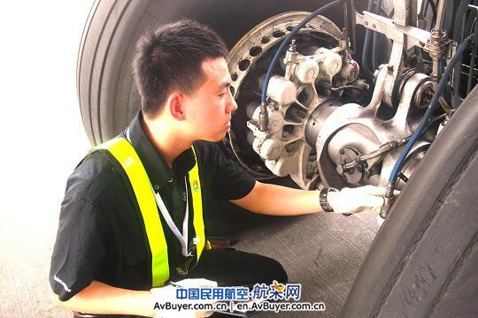 东航浦东航线维修部“战高温”纪实