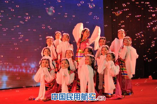 安徽机场集团参演安徽交通广播“送清凉”晚会