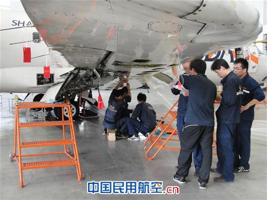 山航工程技术公司完成首架CRJ-200高级别定检