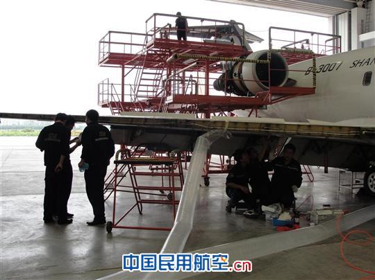 山航工程技术公司完成首架CRJ-200高级别定检