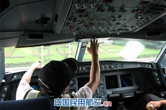 东航工程技术公司虹桥航线维修部紧急排故小记